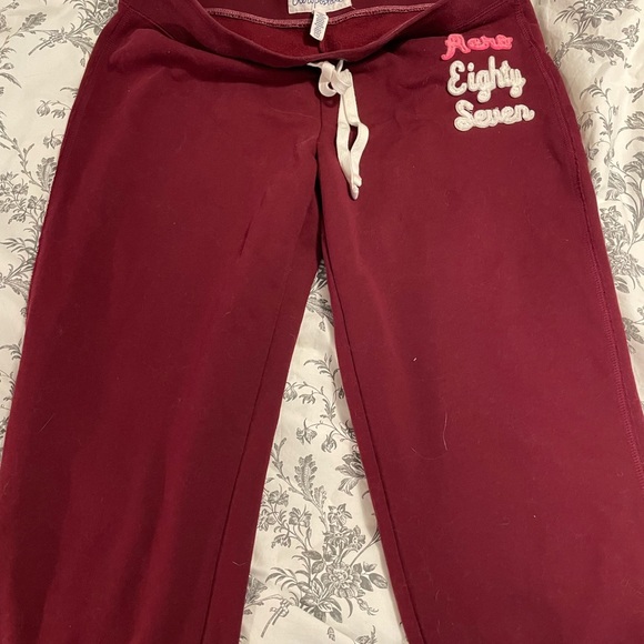 Aeropostale sweatpant capri pants - Picture 2 of 4